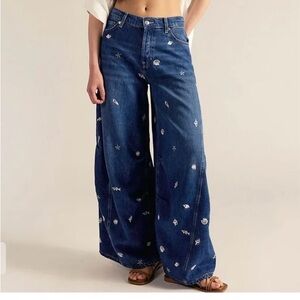NWOT! Free People We The Free Westward Barrel Embroidered Jeans Under The Sea~33